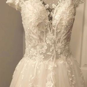 Wedding dress